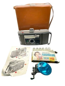 Polaroid Land Camera Model J66 mit Tasche, Blitz, Blitzlampen & Adapter - Bild 1 von 9