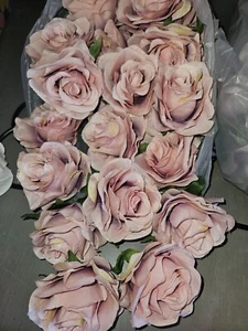 Lot of beautiful light grey silk flowers no stems for crafts, etc. - Picture 1 of 6