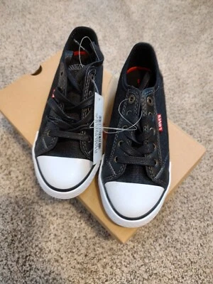 ¡NUEVO con etiquetas! Zapatos para niños *Talla 1* Zapatilla deportiva negra marca Levi's Kids Foto 1 de 4