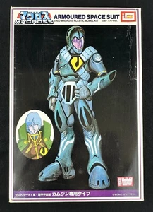 IMAI 1983 1/100 Macross Armoured Space Suit Model Kit B-1301-300 D15 - Imagen 1 de 12