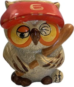 Bate de béisbol vintage años 70 Enesco cerámica guiñando un ojo búho banco MCM retro kitsch - Imagen 1 de 9