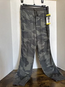 Splendid Women Woven Soft lightweight Joggers Camo Green  Size Small NEW - Picture 1 of 7