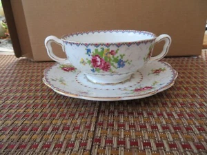 Royal Albert Petit Point Porzellan Sahnesuppe und Untertasse - Bild 1 von 3