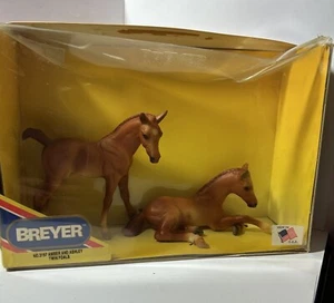 Breyer 3197 Retired Amber And Ashley Twin Foals - Picture 1 of 13