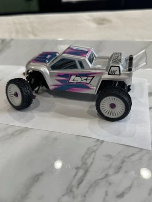 Losi Micro-B Micro-T Mini-Z Wheel Lock Nuts Aluminum 2mm Wheel Nuts Purple (4) - Image 1 of 4