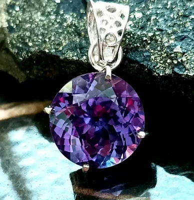 Pietra preziosa sfusa solitario in argento tedesco con alessandrite che... - Immagine 1 di 4