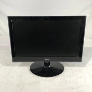 LG W2040 20" 1600 x 900 D-Sub, DVI-D LCD Monitor w/Stand~ Tested - Picture 1 of 8