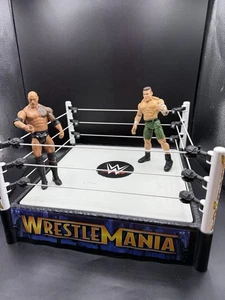 WWE Wrestling Wrestlemania Ring Playset con personaggi giocattolo John Cena & The Rock - Foto 1 di 11