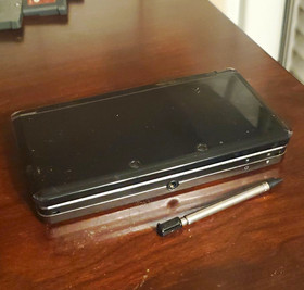 Nintendo 3DS 3D Capable Handheld Console Black CTR-001 Region Free w/ Stylus