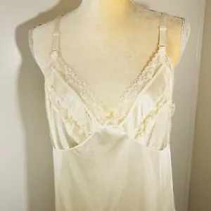 Vintage Movie Star Bridal Ivory Nightgown Size 40 Nylon Lace Back Slit - Picture 1 of 11