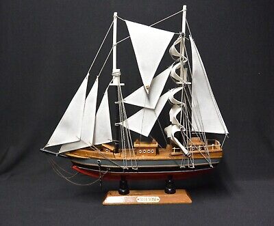 Wooden Model Ship Replica Iconic Canadian Schooner Blue Nose.15  • 46.50$