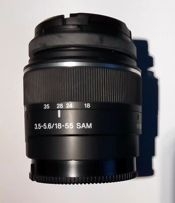 MINT! Sony AF AF 18-55mm F3.5-5.6 DT SAM ø55mm - Image 1 of 4