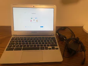 Samsung Chromebook 11.6" 16GB Exynos 5 Dual 1.70GHz 2GB Netbook XE303C12 TESTED - Foto 1 di 4