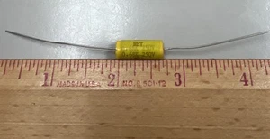 9 Stück 0,68uF 250V 10% Axial Film Kondensator Metallisiertes Polyester - Bild 1 von 2