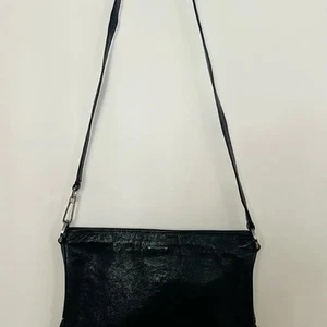 Auténtico Bolso Bandolera Gucci Cuero Negro con Acabado Brillante Serie #113013 - Imagen 1 de 7