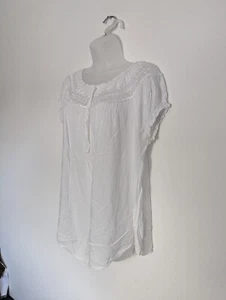 Women's White Top Blouse Size M - Picture 1 of 5