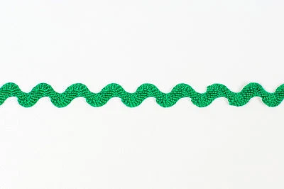Clearance 10mm Emerald Green Ric Rac Braid - 50 Metres - Image 1 of 4