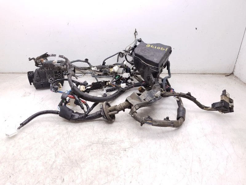 12-19 TOYOTA YARIS LE DRIVER LEFT ENGINE WIRE HARNESS FUSE BOX 1NZFE - Image 1 of 4