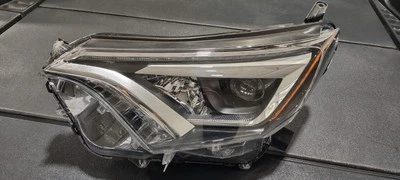2016 2017 2018 Toyota Rav 4 Headlight Driver LH LED Missing Tab OEM Foto 1 de 4
