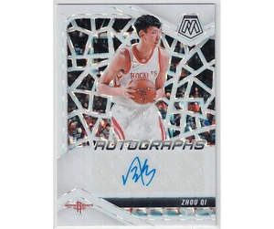2024-25 Panini Mosaic White Autograph /25 Zhou QI Houston Rockets - Picture 1 of 2