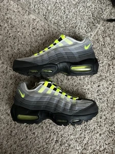 Size 7 (GS) - Nike Air Max 95 OG Low Neon - Picture 1 of 8