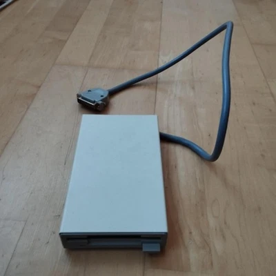  Floppy-Diskettenlaufwerk im Gehäuse (extern) für Commodore Amiga 500 !!! - Bild 1 von 2