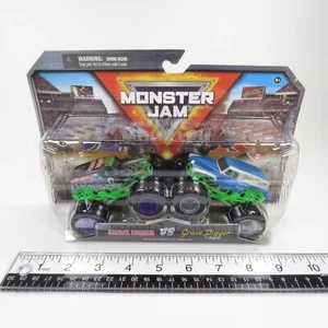Spin Master Monster Jam Grave Digger VS Grave Digger Legend Series 27 SEALED NEW - Picture 1 of 12