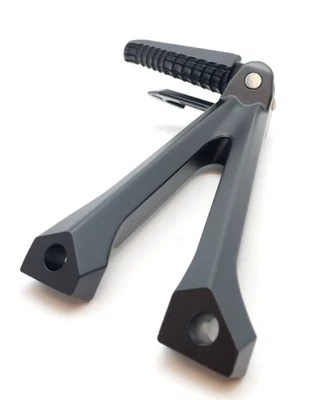 Reposapiés nuevo OEM SUZUKI GSX-R750 2019, PILLÓN LH (NEGRO) 43700-14J30 Foto 1 de 3