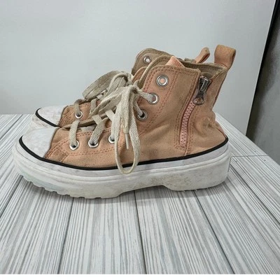 Converse Chuck Lugged Lift Hi Platform Sneaker Coral Canvas Kids Size 4 A03968C - Image 1 of 4
