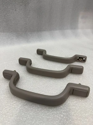 CONJUNTO DE ALÇA DE TETO 2000 TOYOTA 4RUNNER. Quantidade 3. Fabricante de equipamento original. B30 - Imagem 1 de 2