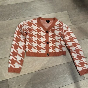 ART CLASS GIRLS ORANGE AND CREAM CROPPED CARDIGAN SWEATER MEDIUM 8 - Picture 1 of 7