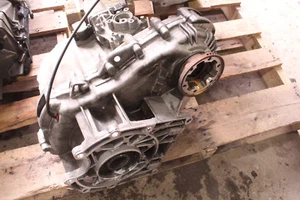 2006 LAND ROVER LR3 LR4 TRANSFER CASE FRONT 05 06 07 08 09 - Picture 1 of 6