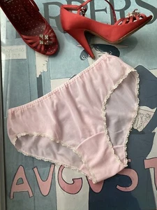VASSARETTE vintage 50’s 60’s baby pink nylon & lace bikini panties - MED size 6 - Picture 1 of 8