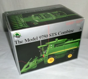 Ertl John Deere The Model 9750 STS Combine boxed new - Picture 1 of 13