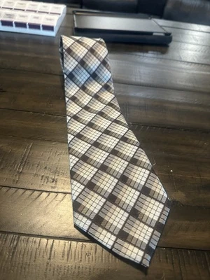 GIORGIO ARMANI Men 100% Silk Tie Brown Plaid Design Made in Italy - Изображение 1 из 2