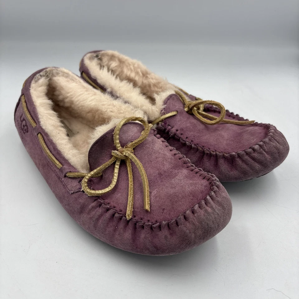 Nuevo Ugg Mocasín Para Mujer Púrpura Gamuza Parte Superior Baja Piel Casa Zapatillas Zapatos Talla 9 Foto 1 de 4