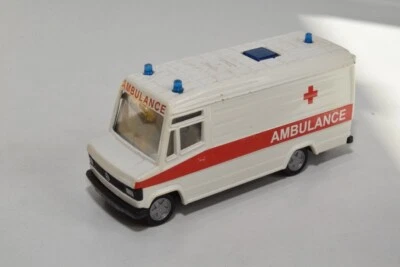 B67 1:55 SIKU 2011 MERCEDES-BENZ 809D VAN BUS AMBULANCE EXC. COND. 16 - Immagine 1 di 4