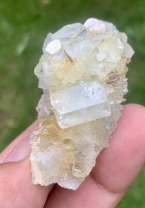 258 Carats Collection Aquamarine With Mica Cluster Specimen. - Picture 1 of 16
