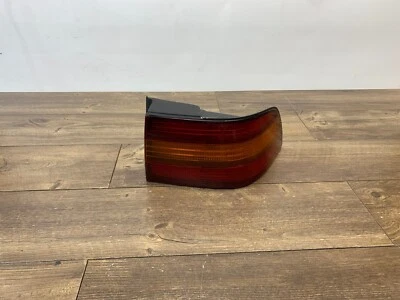 1990-1994 Lexus LS400 Rear Outer Tail Light Right Side 81550-50010 OEM *NOTE* - Image 1 of 4