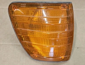  Mercedes W116 Front RH Side Indicator Turn Signal Light Lamp Assembly / Bosch  - Picture 1 of 5