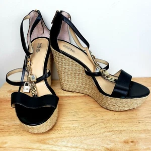 Michael Kors Suki Keilabsatz Plateau Riemchen Sandalen Leder Kette Anhänger schwarz 9,5M - Bild 1 von 8
