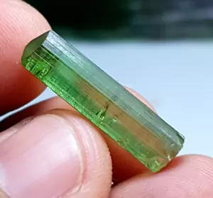 10 Cts Top Quality Beautiful Natural Green Color Tourmaline eye Clean Crystal - Picture 1 of 5