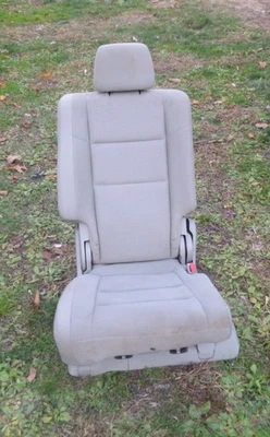 Jeep Grand Cherokee 2012 segunda fila asiento pasajero tela gris Foto 1 de 4