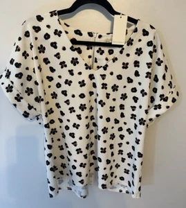 Mellóday Ivory Leopard Blouse Short Sleeve Casual Work Wear Sz. Large V-neck NEW - Picture 1 of 6