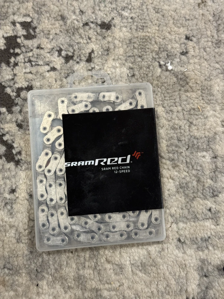 Cadena plana SRAM Red AXS 12 velocidades 114 eslabones con bloqueo eléctrico Foto 1 de 1