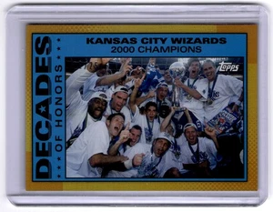 2025 Topps MLS 30° anniversario Kansas City Wizards decenni d'onore oro /50 - Foto 1 di 2