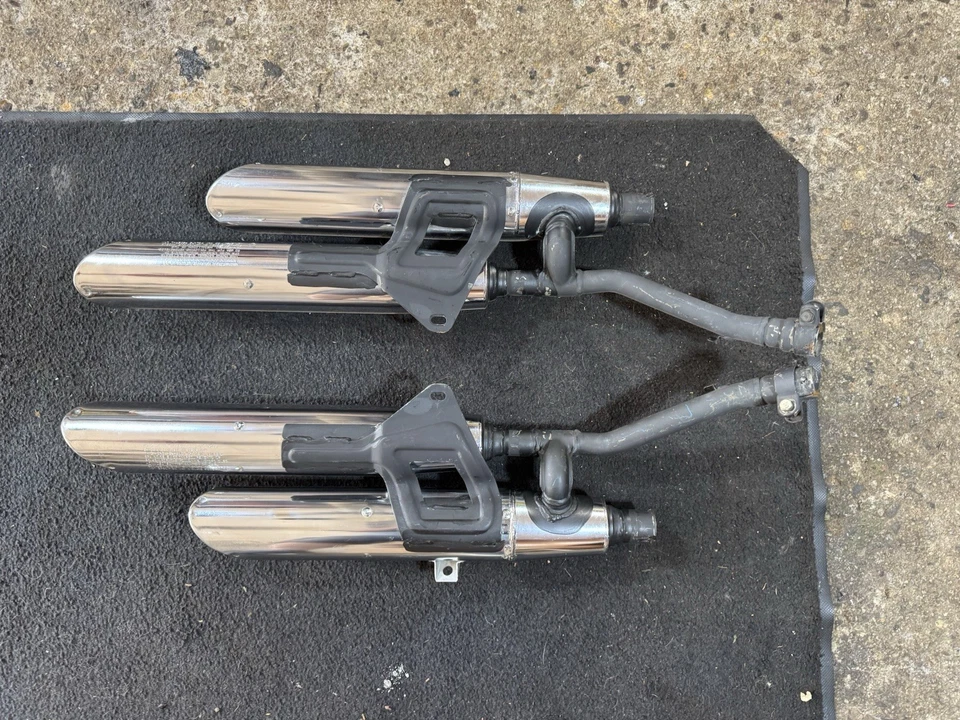 Sistema de escape Honda Magna VF 750c2 1997 ¡COMO NUEVO! Foto 1 de 2