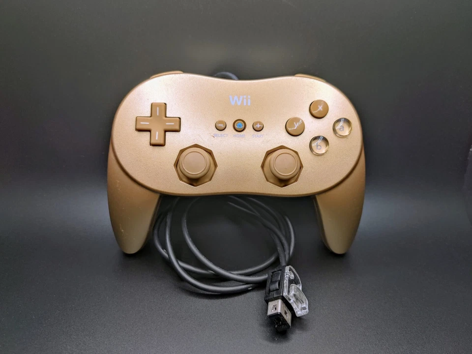 Nintendo Wii Classic Pro Controller, Limited Gold, Goldeneye 007, RVL-005 (-02) - Image 1 of 4