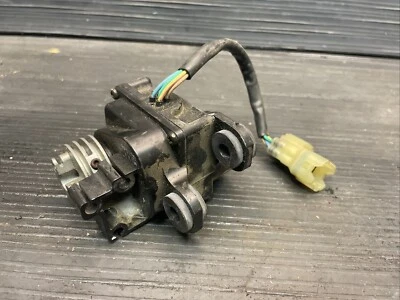 2004 Honda CBR1000RR exhaust servo motor OEM #14 Foto 1 de 4