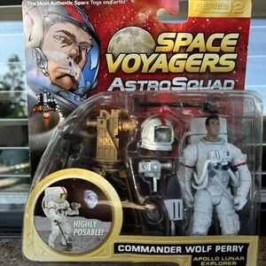 Space Voyagers AstroSquad Series 2 Commander Wolf Perry Actionfigur 2003 - Bild 1 von 14